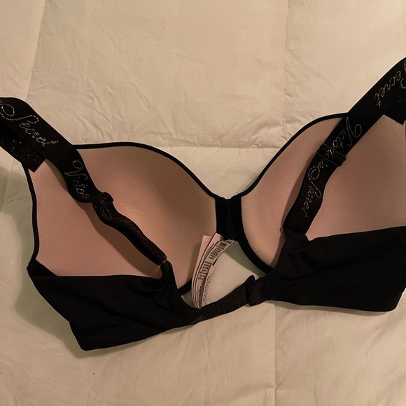 Victoria Secret - Picture 7 of 8